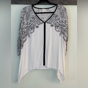 Chicos B&W, size 2 (large) flowy, shark bite hem, classic look, stylish tunic